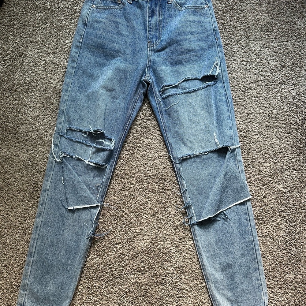Edikted Distressed Blue Boyfriend Jeans
